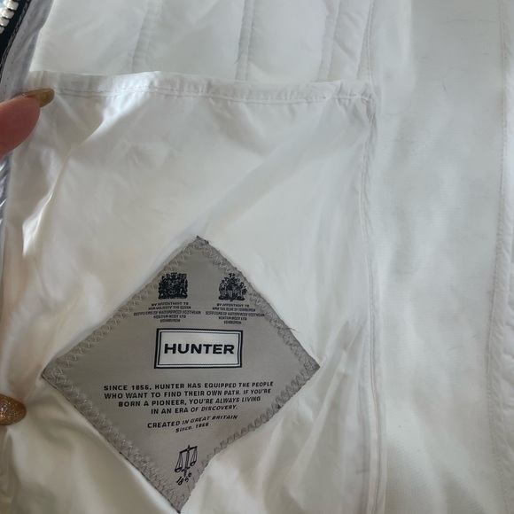 Hunter Quilted White Vest size Medium EUC - Picture 8 of 10